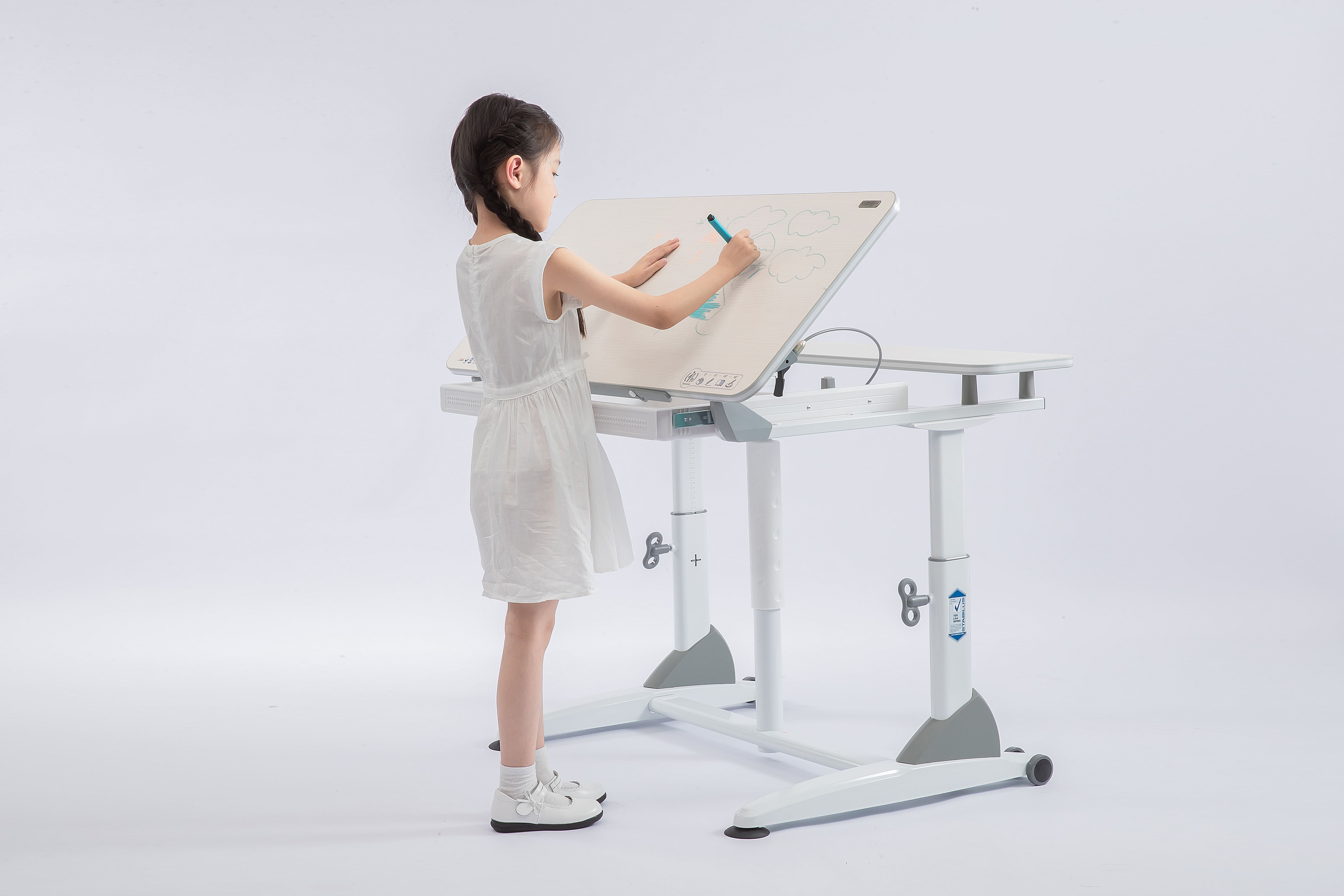ergonomic desk, standing desk, kid2youth, ergonomic furniture